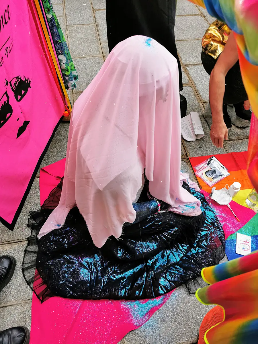 Un·e postulant·e s'apprêtant à être élevé·e Novice